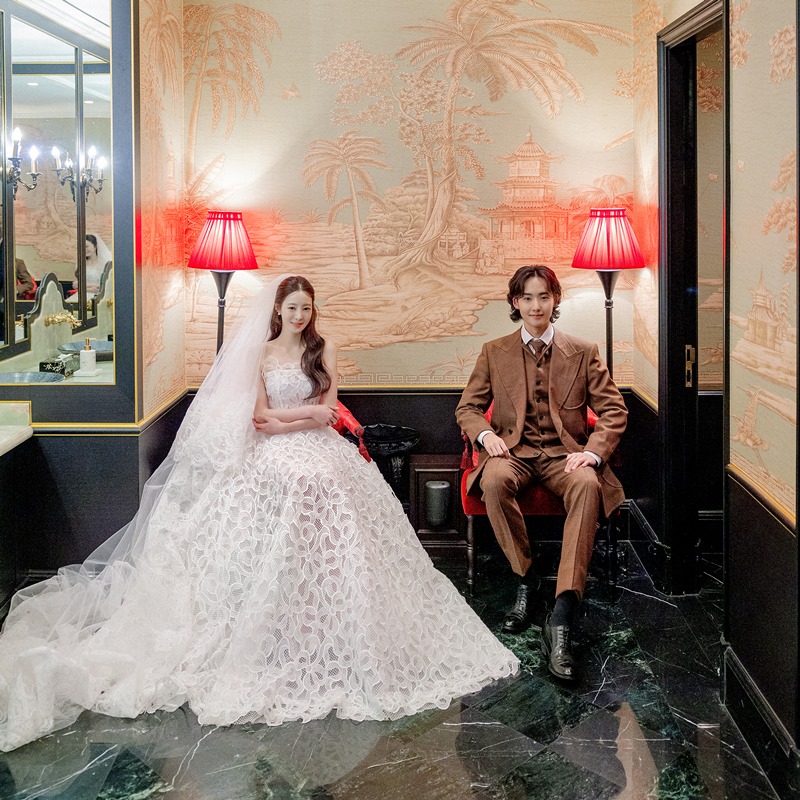 Timeless Elegance<br>Snap Escape